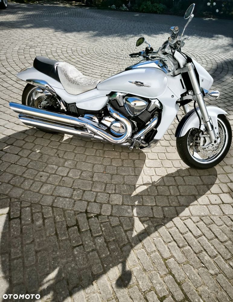 Suzuki Intruder