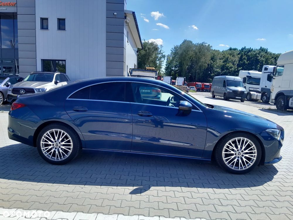 Mercedes-Benz CLA 180 Progressive 7G-DCT - 7