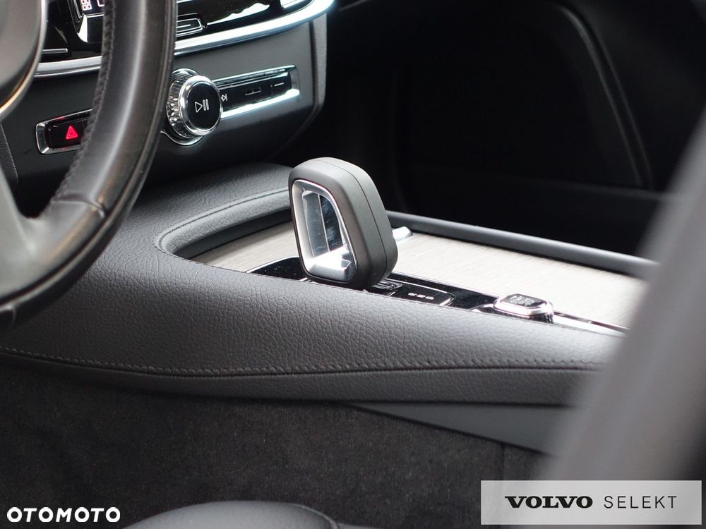 Volvo V90 Cross Country - 17