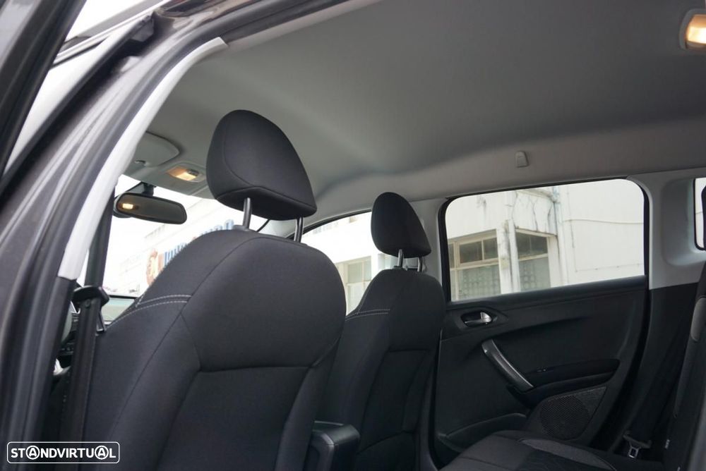 Peugeot 2008 1.6 BlueHDi Allure - 29