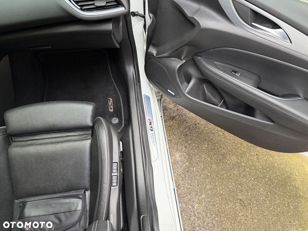 Opel Insignia 2.0 T 4x4 GSi S&S - 20