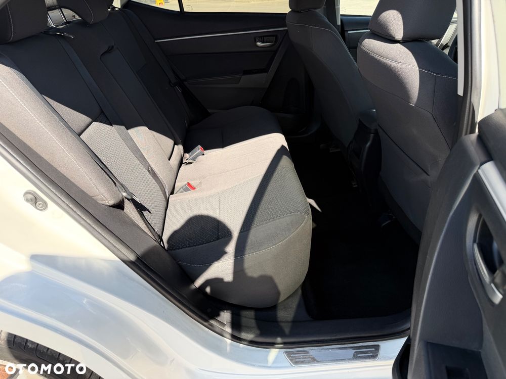 Toyota Corolla 1.6 Prestige EU6 - 16