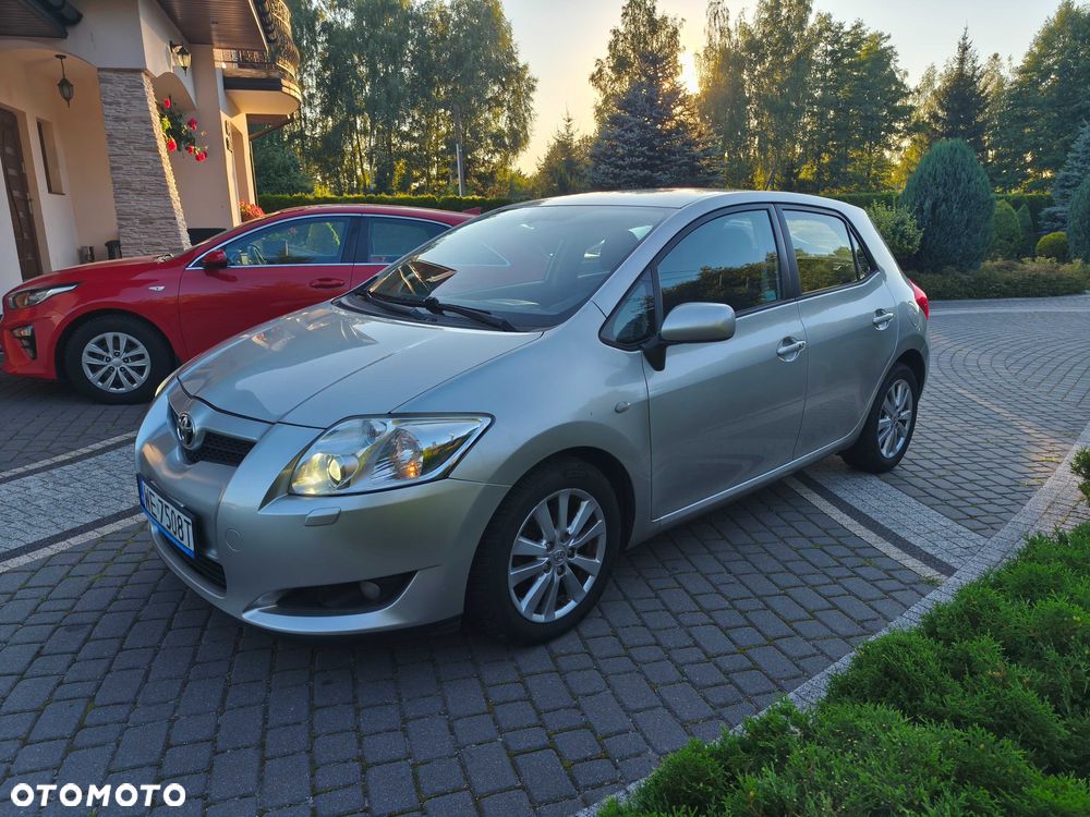 Toyota Auris - 1