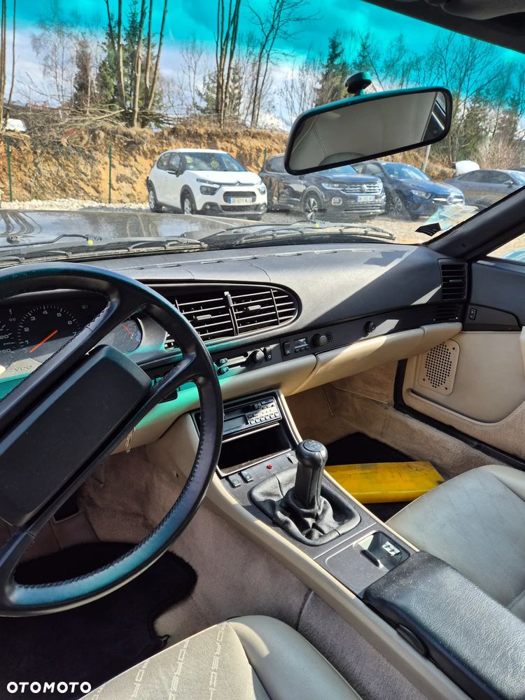 Porsche 944 - 17