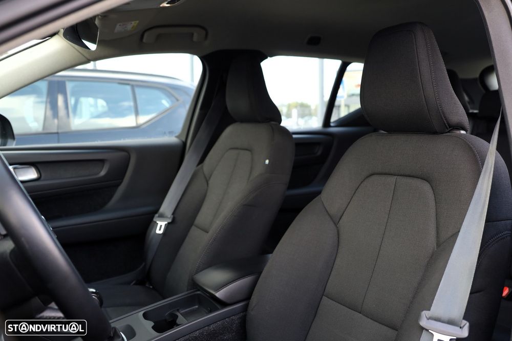 Volvo XC 40 2.0 D3 - 7