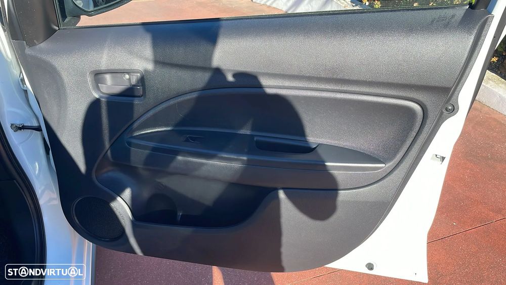 Mitsubishi Space Star - 10