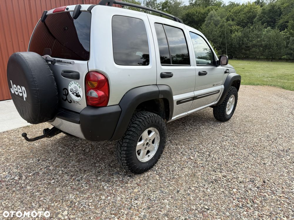 Jeep Liberty - 4