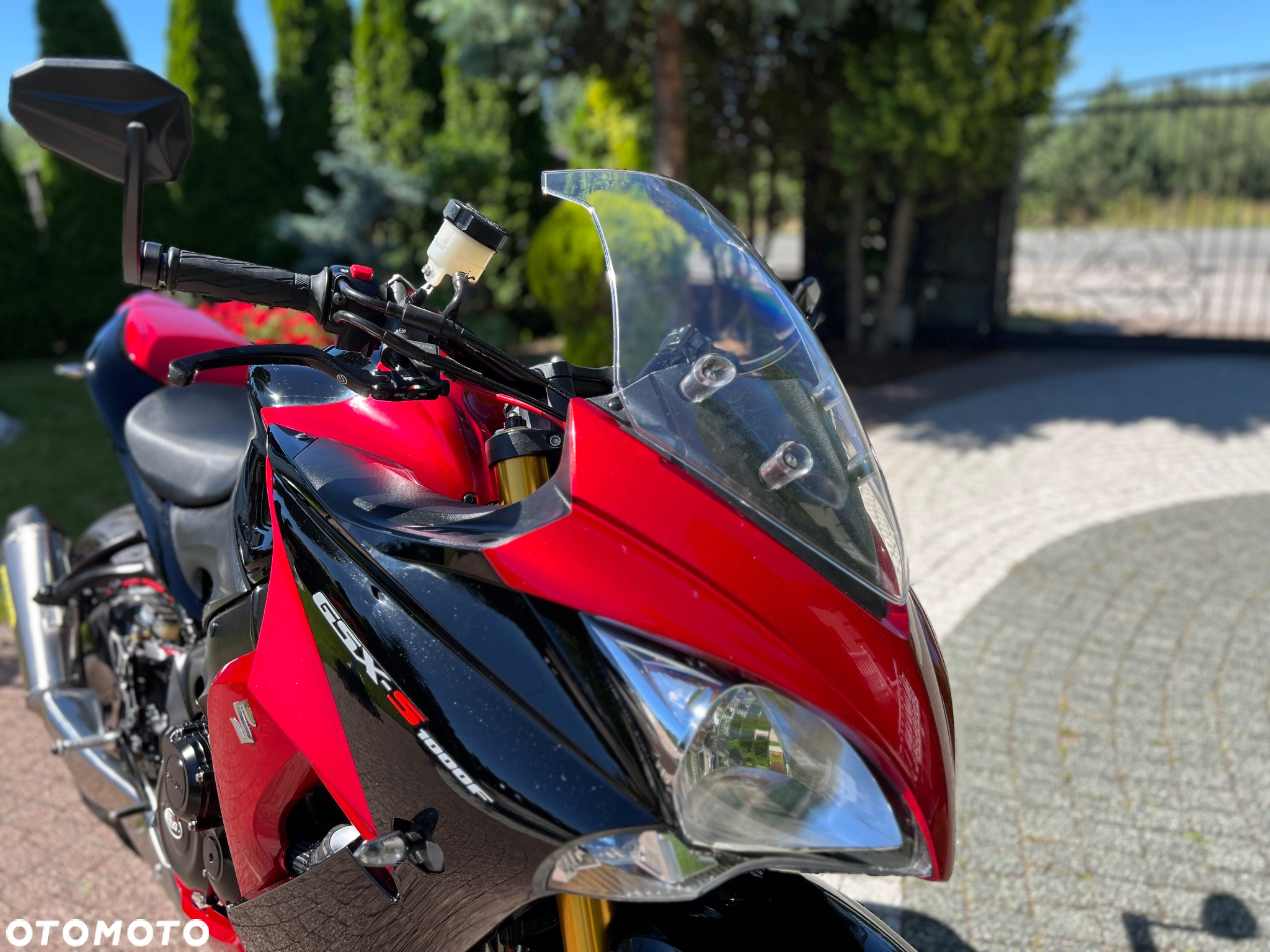 Suzuki GSX - 2