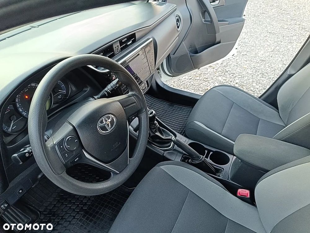 Toyota Auris 1.33 VVT-i Active - 17