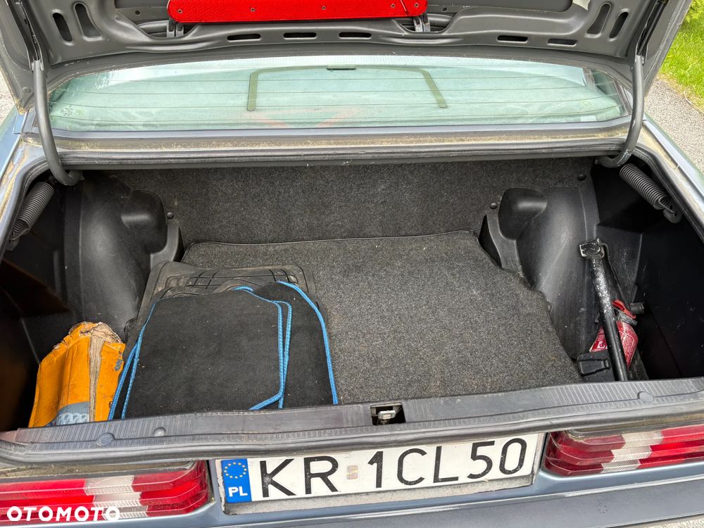 Mercedes-Benz W201 (190) - 19