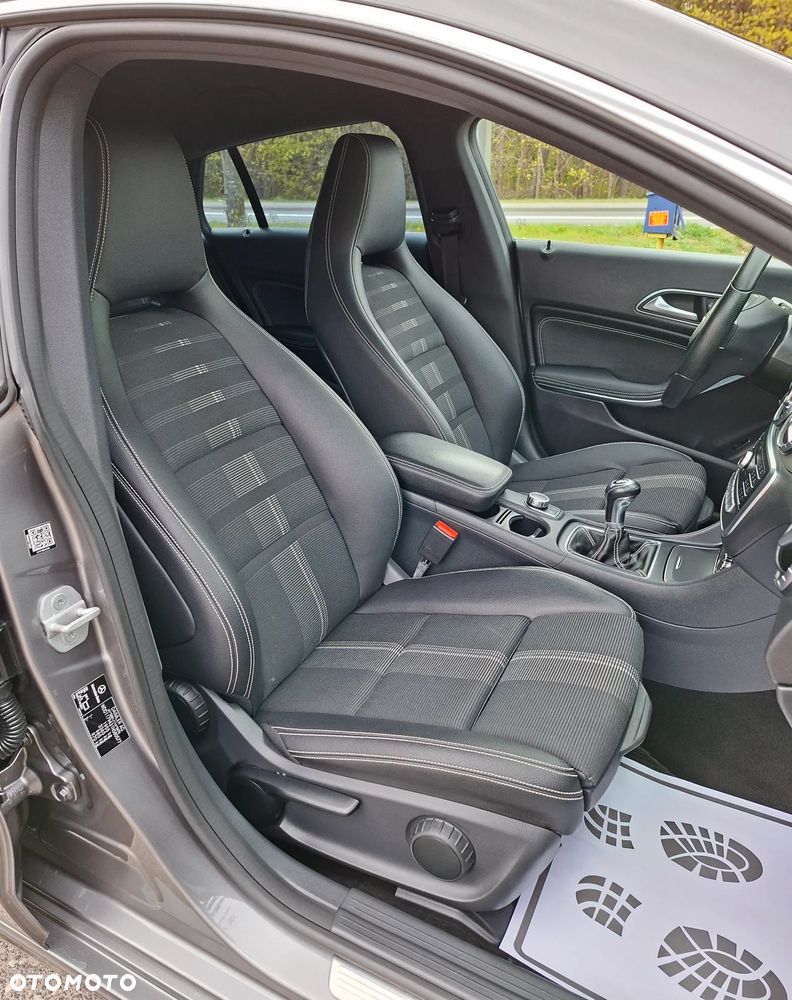 Mercedes-Benz CLA - 12