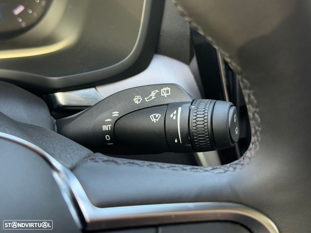 Volvo V60 2.0 T6 AWD TE Essential - 28