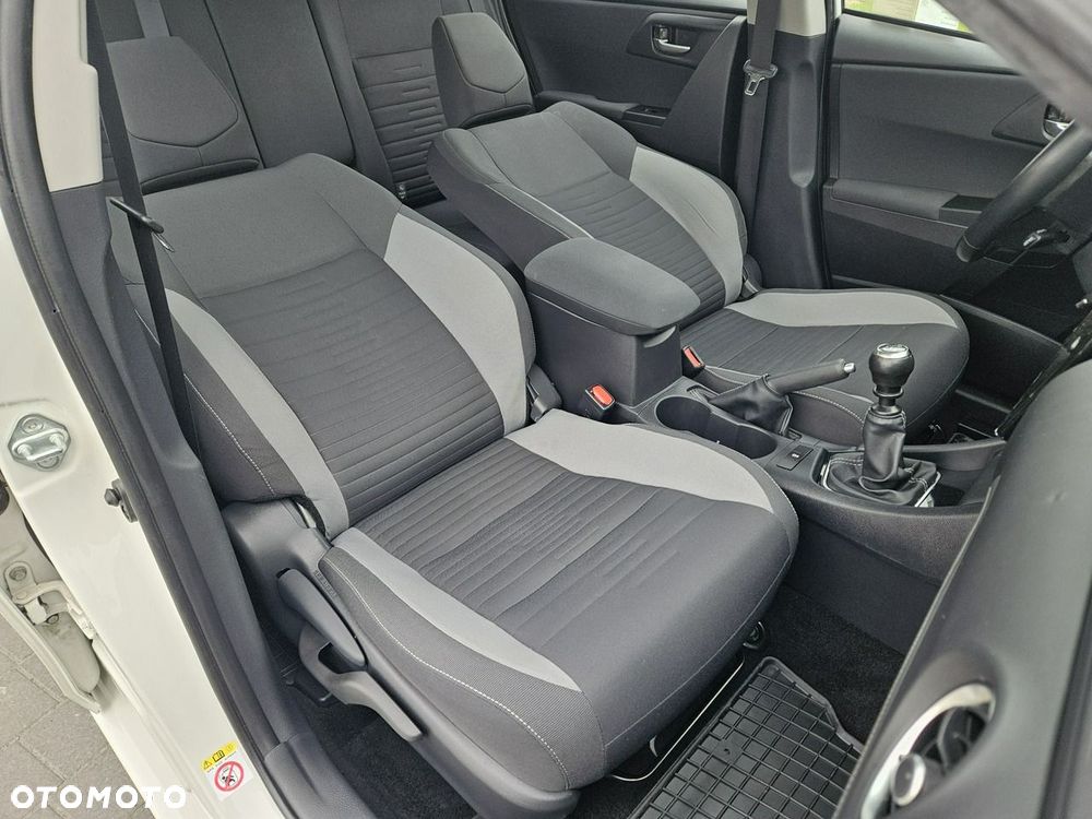Toyota Auris - 14