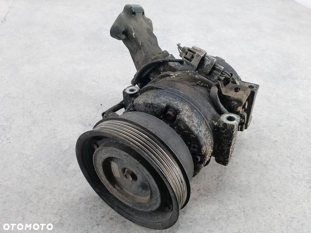 POMPA, SPRĘŻARKA KLIMATYZACJI TOYOTA AVENSIS VERSO 247300-2720  DENSO 2.0 - 6