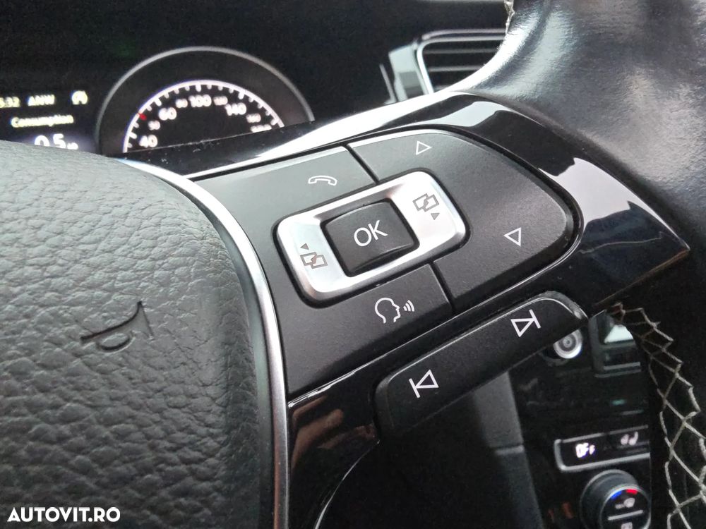 Volkswagen Golf 2.0 TDI BlueMotion Technology DSG Cup - 29