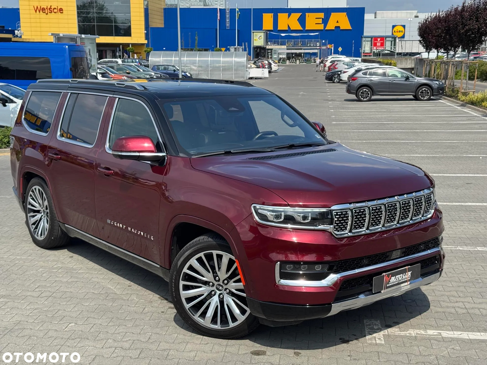 Jeep Grand Wagoneer - 2