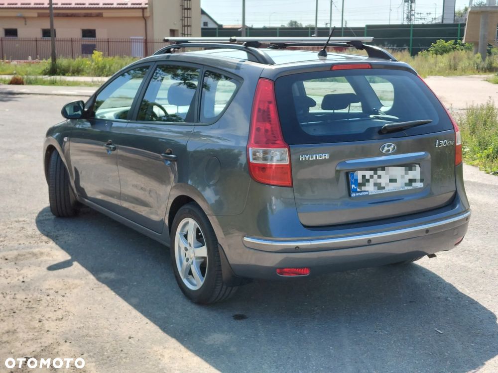 Hyundai i30 1.4 Base + - 6