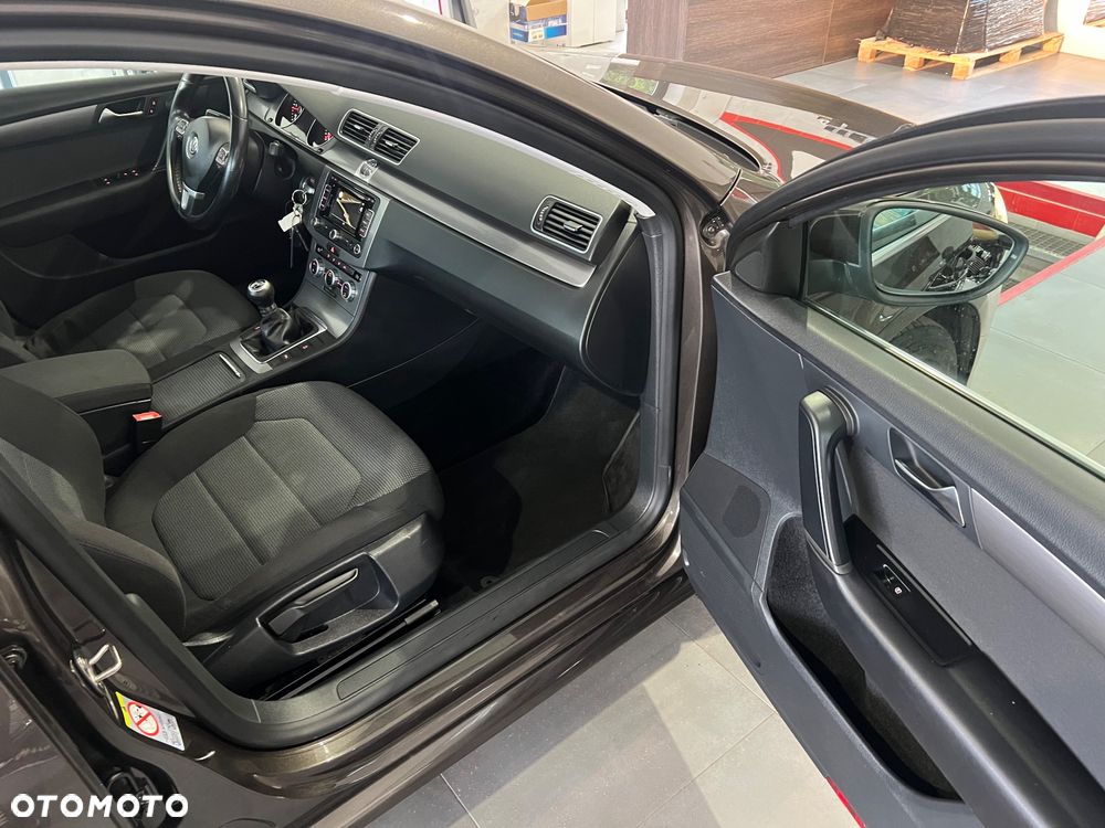Volkswagen Passat 1.6 TDI (BlueMotion Technology) Comfortline - 30
