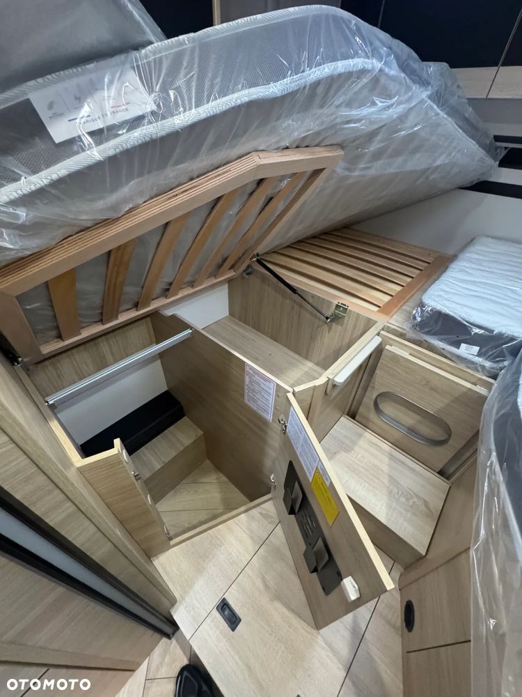 Ford Chausson 797 Titanium Ultimate - 27