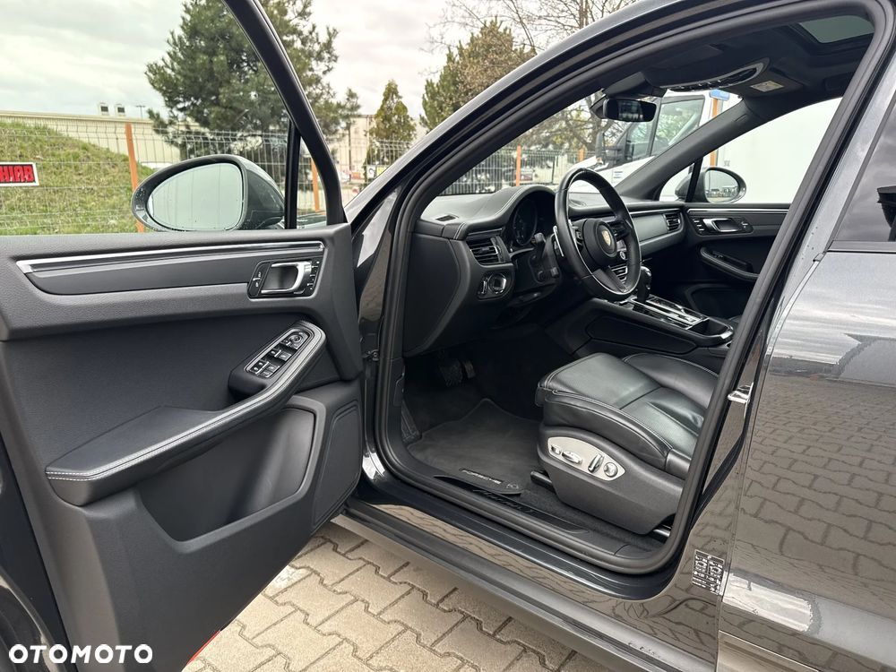 Porsche Macan T - 10