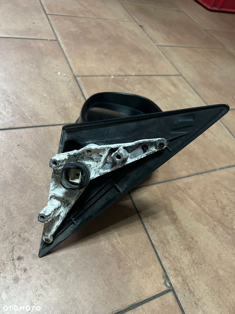 LUSTERKO BMW E90 E91 LEWE EUROPA LIFT 668 5PIN - 3