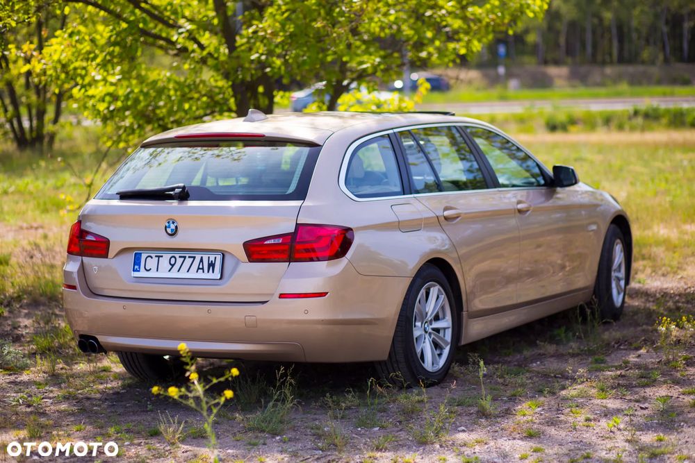 BMW Seria 5 523i - 6