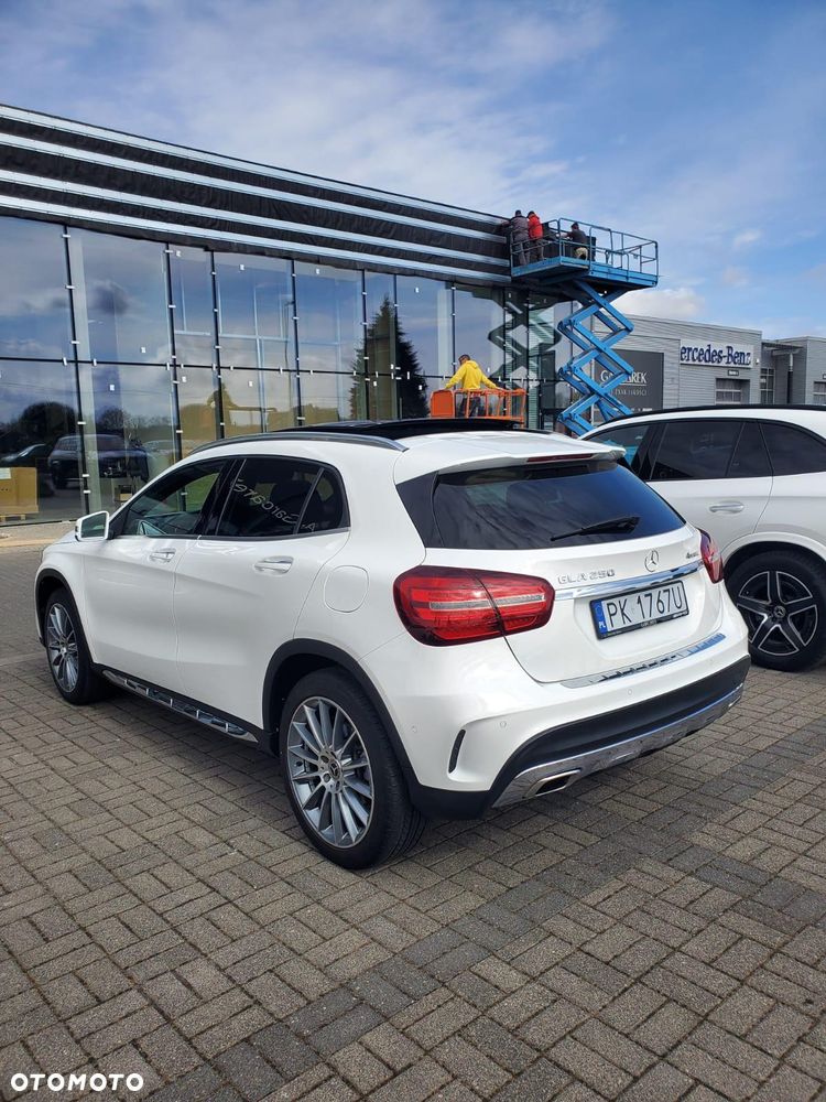 Mercedes-Benz GLA 250 4Matic 7G-DCT AMG Line - 6