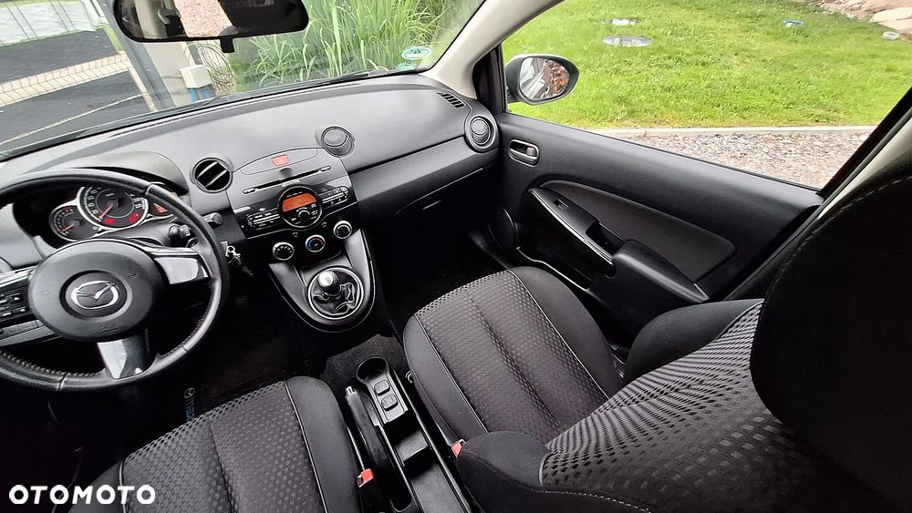 Mazda 2 - 10