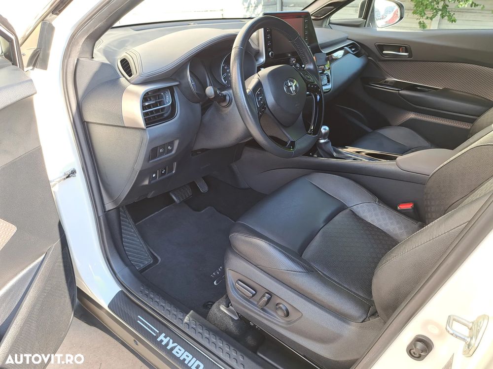 Toyota C-HR 2.0 HSD 184 CP 4x2 CVT Classy Bi-Tone - 13