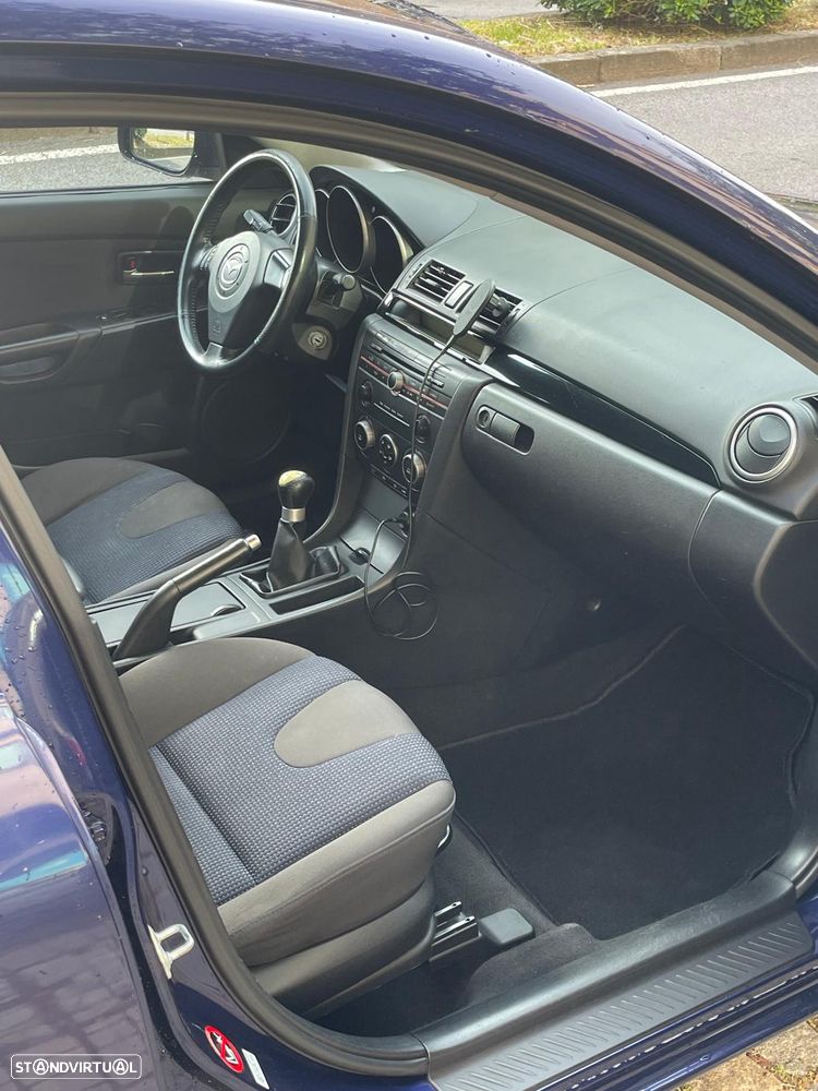 Mazda 3 Hatchback MZR 1.6 Exclusive - 4