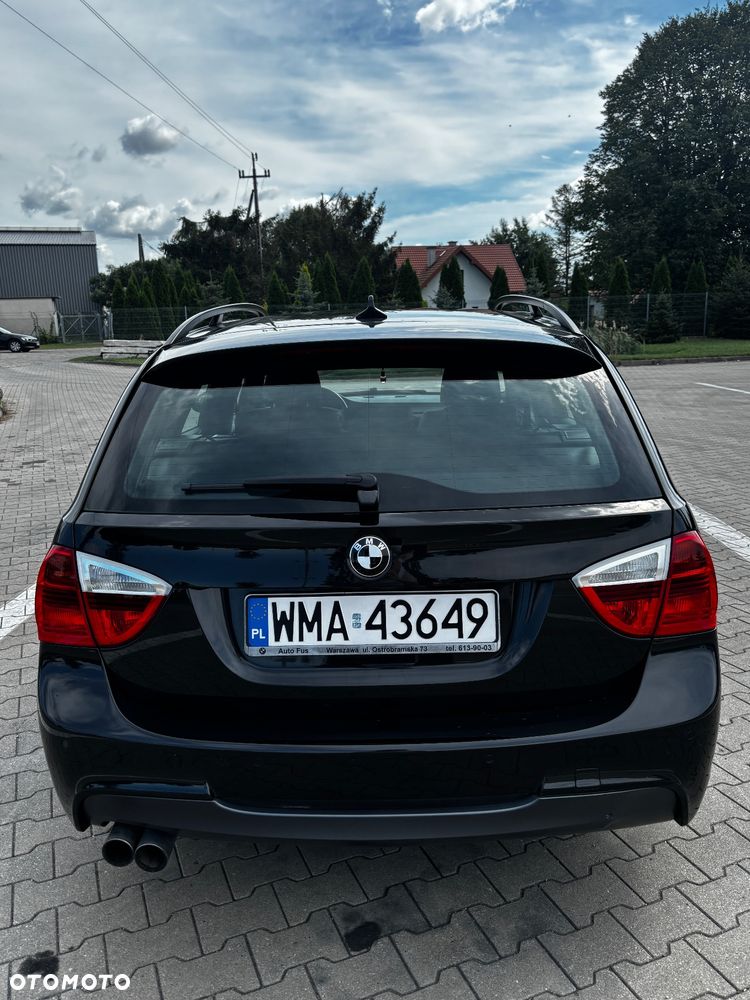 BMW Seria 3 330xi Touring - 8