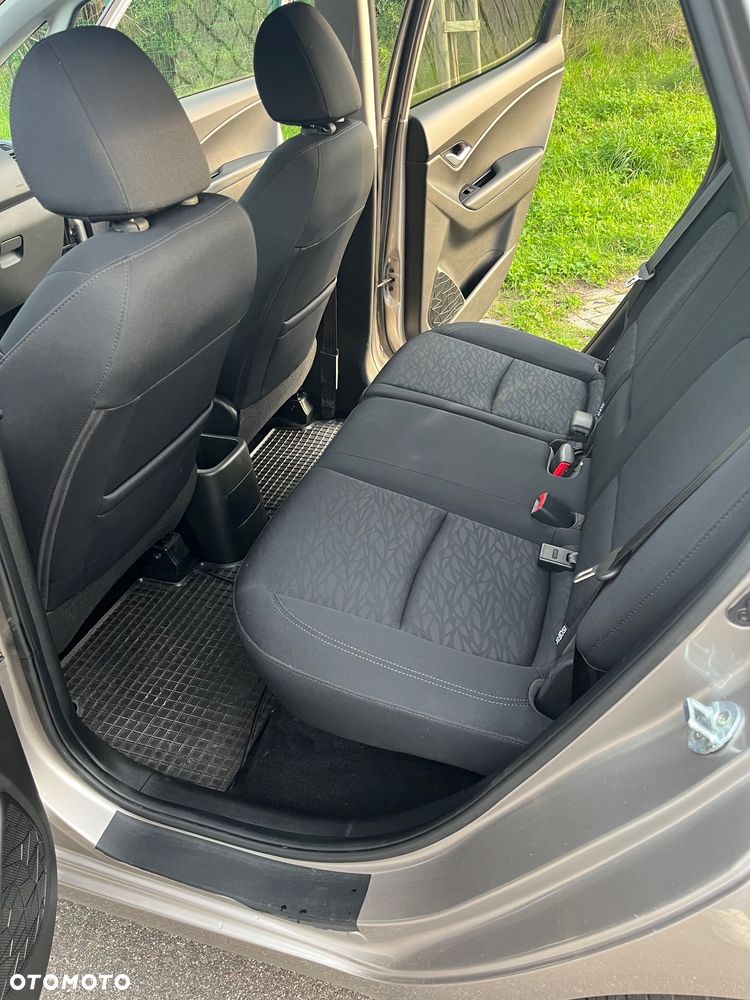 Hyundai ix20 1.6 Classic + - 8