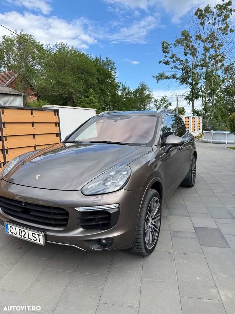 Porsche Cayenne - 1