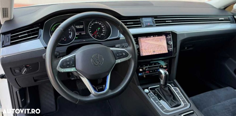 Volkswagen Passat - 21