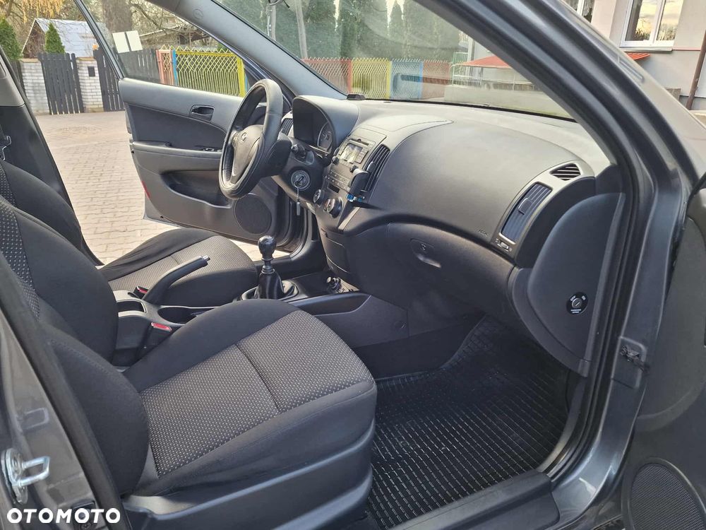 Hyundai i30 1.6 CRDi Comfort - 32