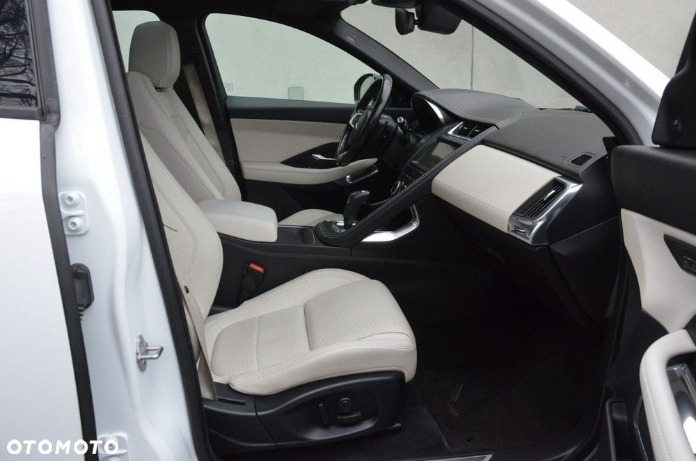 Jaguar E-Pace 2.0 i4P AWD R-Dynamic - 35