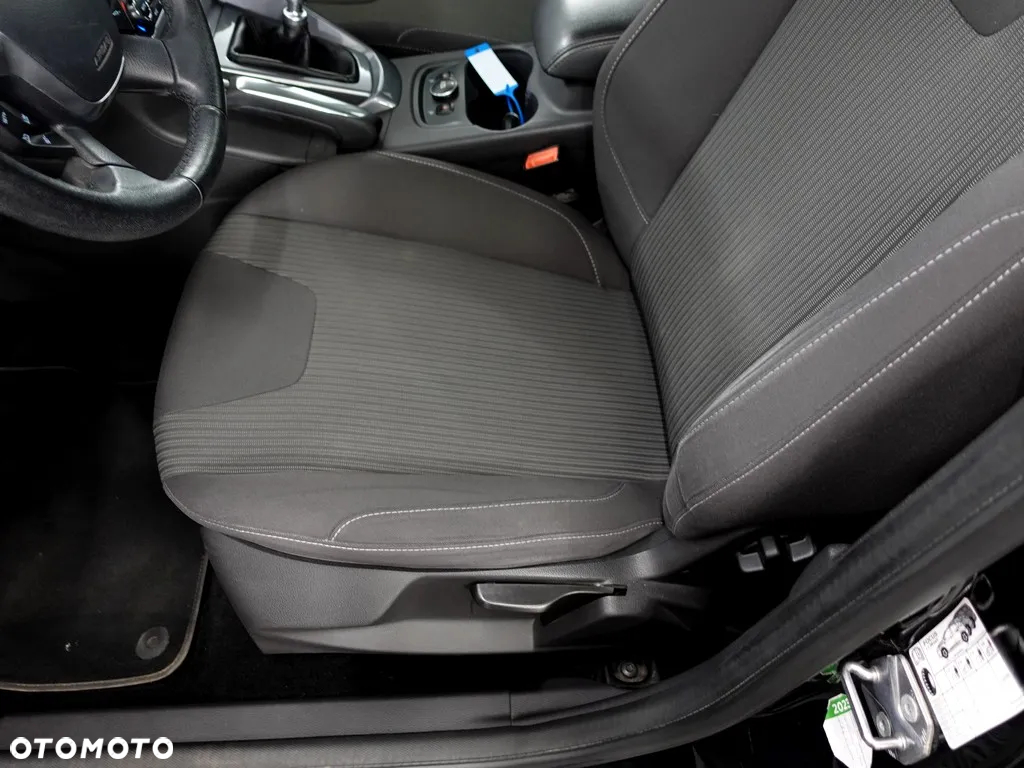 Ford Focus 1.6 EcoBoost Titanium - 13