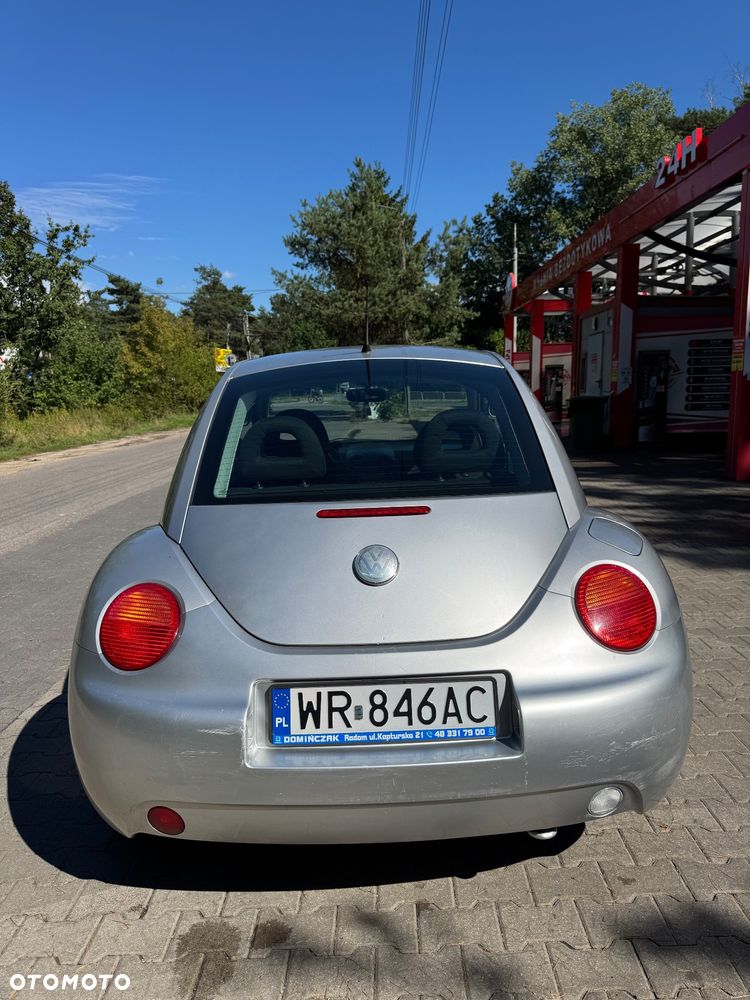 Volkswagen New Beetle - 11