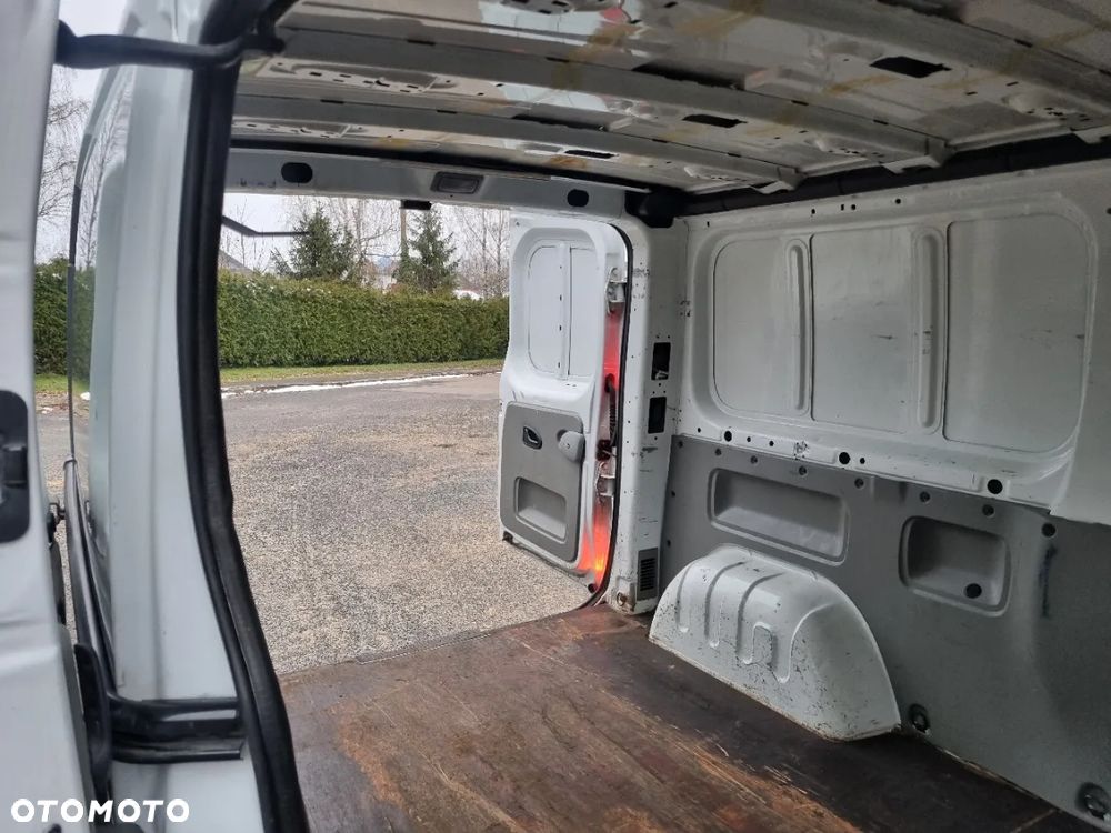 Renault Trafic - 10
