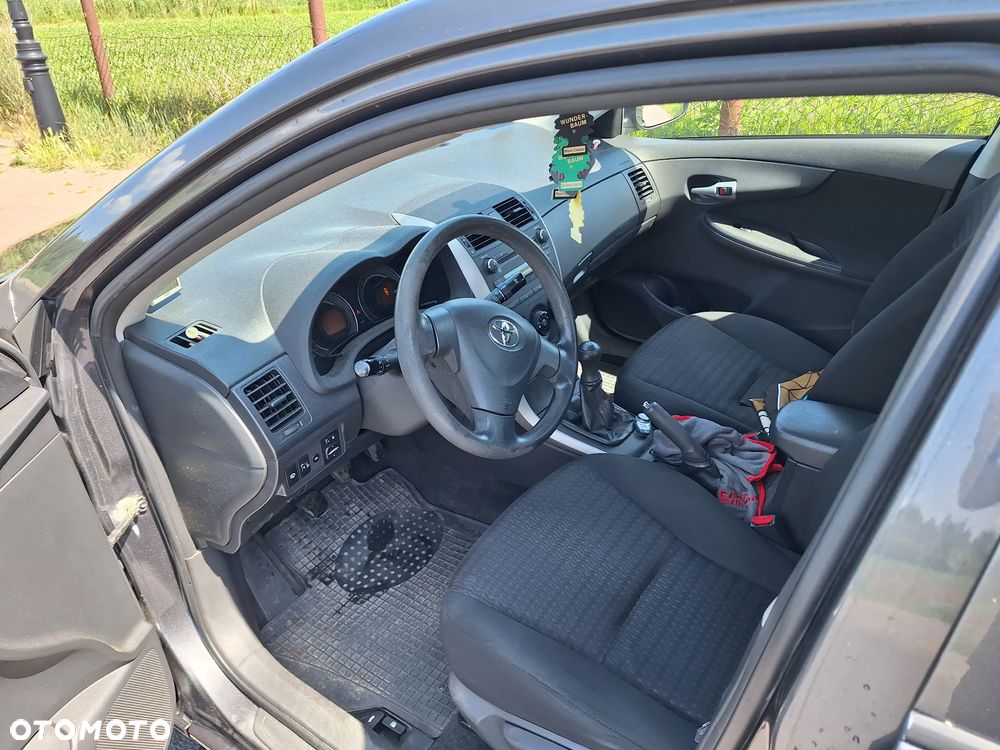 Toyota Corolla 1.4 D-4D Luna - 8