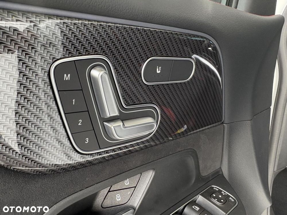 Mercedes-Benz GLA - 10