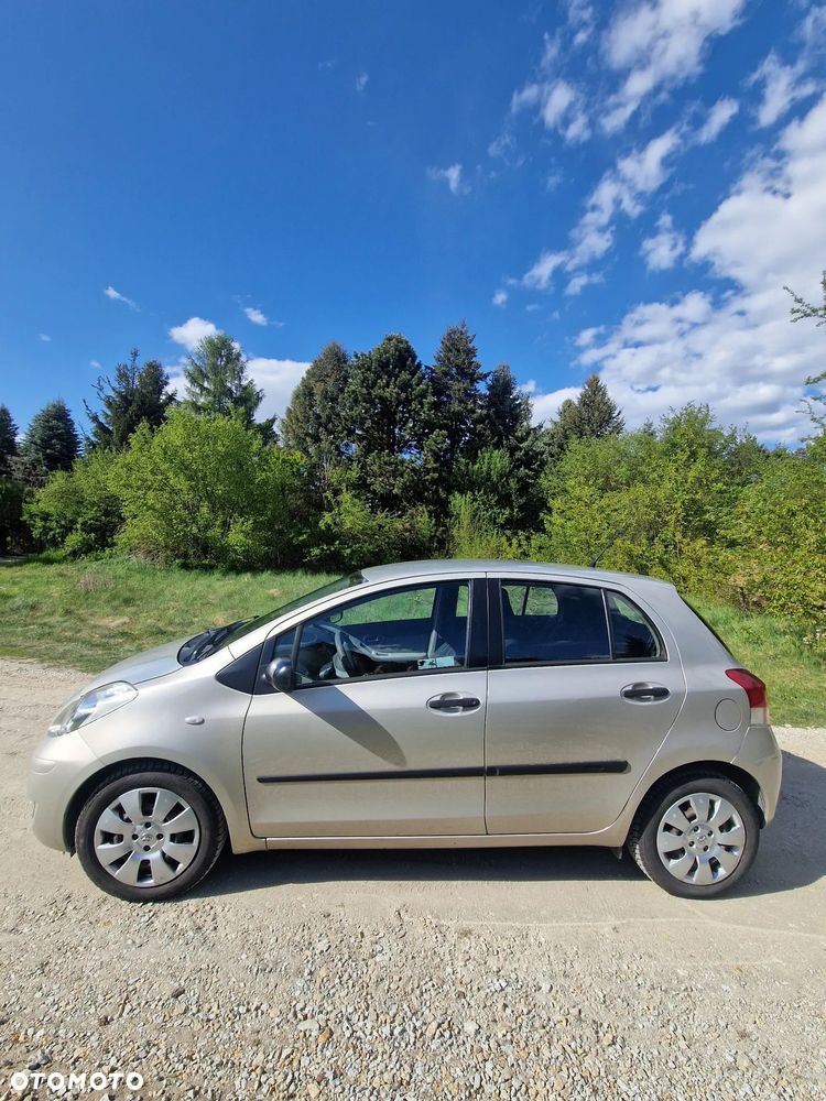 Toyota Yaris 1.33 Luna - 1