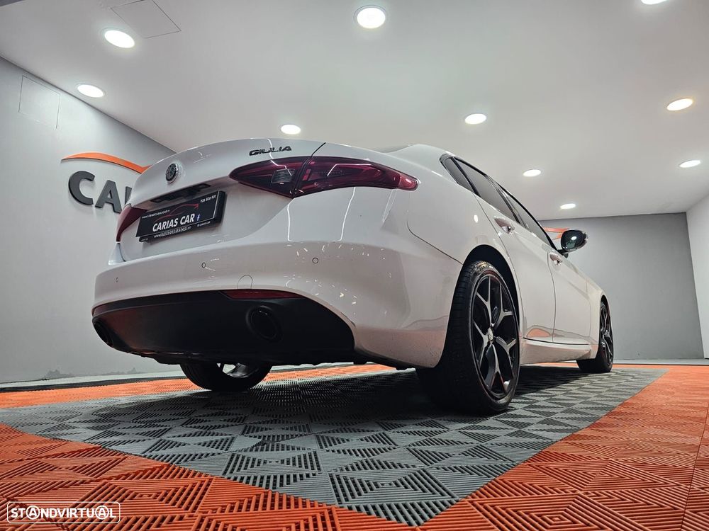 Alfa Romeo Giulia 2.2 D Super AT8 - 6