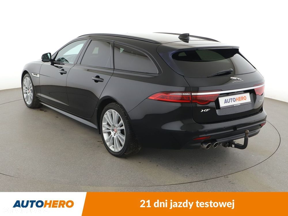 Jaguar XF 2.0 i4D R-Sport - 4