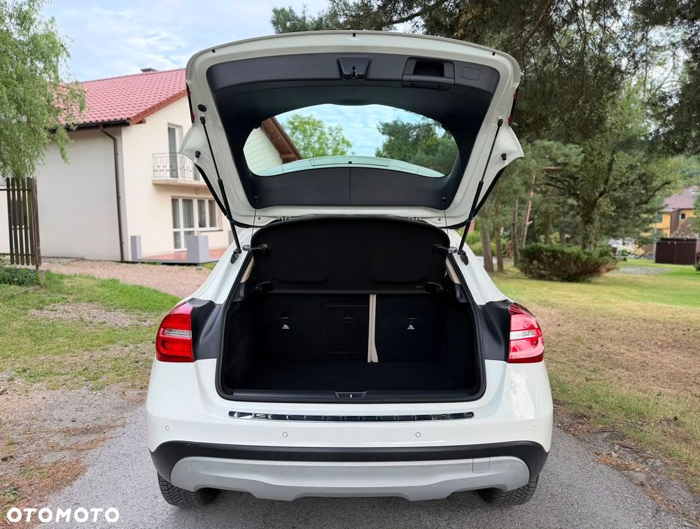 Mercedes-Benz GLA 200 7G-DCT Style - 31