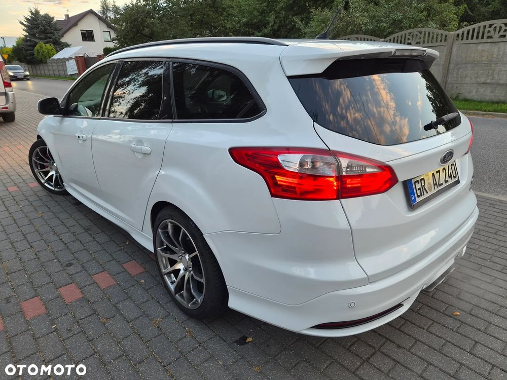 Ford Focus 2.0 EcoBoost ST mit Leder-Sport-Paket - 8