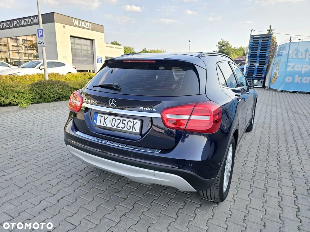 Mercedes-Benz GLA 250 4-Matic - 16