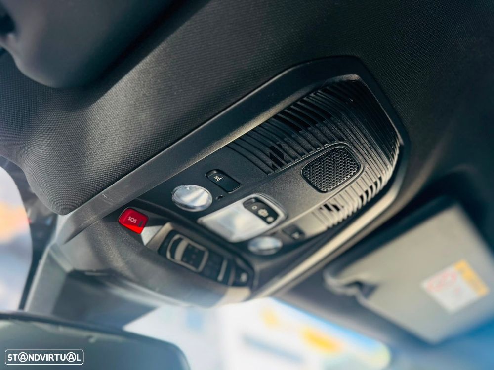Peugeot 3008 1.6 Hybrid Allure Pack e-EAT8 - 36