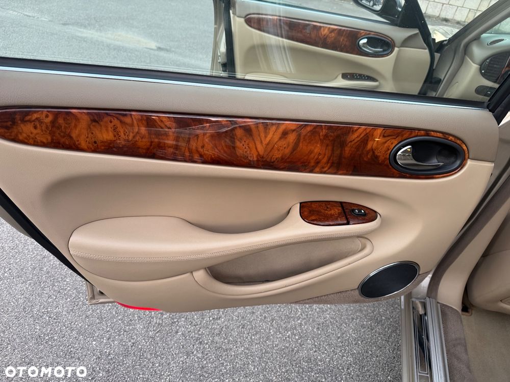 Jaguar XJ 4.0 Executive - 17