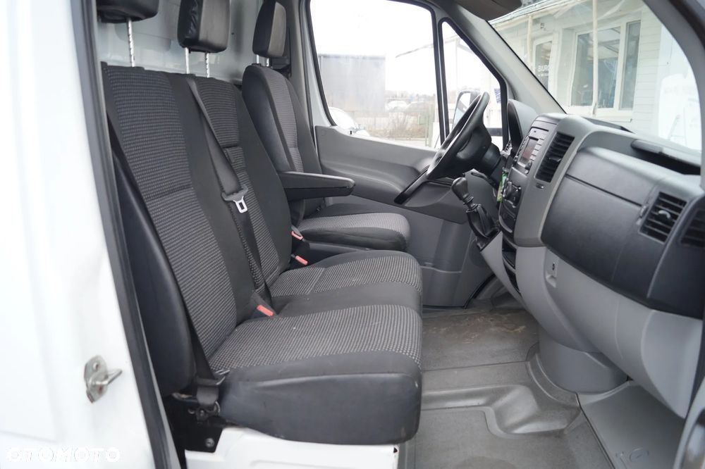 Mercedes-Benz Sprinter - 20